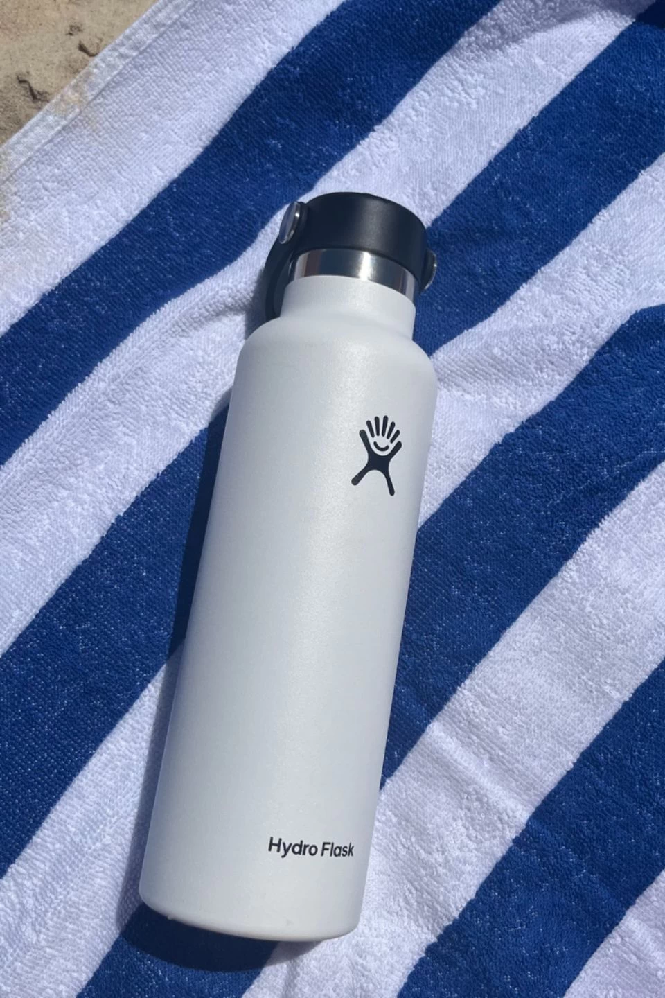 Hydro Flask 621ml White Standard Mouth Drink Bottle 4 Hydro Flask 621ml White Standard Mouth Drink Bottle - Image 2