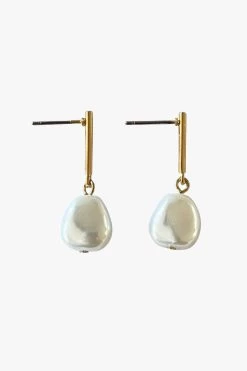 Pearl Bar Earrings Gold