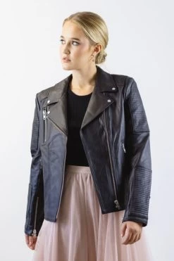 Knew Patch Detail Black Leather Jacket -Fashion Clothing Store 5EFAA4D4 6F10 4979 9B97 724D0C4D0EFE 1 201 a