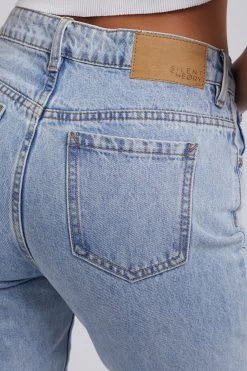 Monica Light Blue Mom Jean 13 Monica Light Blue Mom Jean -Fashion Clothing Store 6093215.LBU 5 1800x1800 1 5b11ac90 1376 4d85 99b3 e09f1f6a75a8