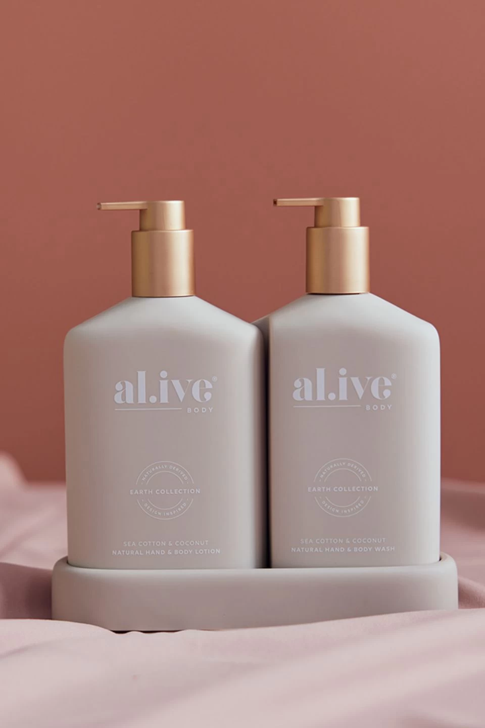 Sea Cotton & Coconut 500ml Hand And Body Wash + Lotion Stone Duo Tray 4 Sea Cotton & Coconut 500ml Hand And Body Wash + Lotion Stone Duo Tray - Image 2