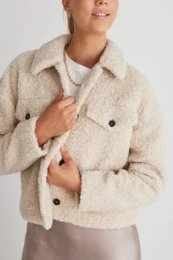 Seattle Oat Textured Teddy Jacket -Fashion Clothing Store D2706F3B EB8C 4C59 99A6 4AEE8C74843E 1 105 c
