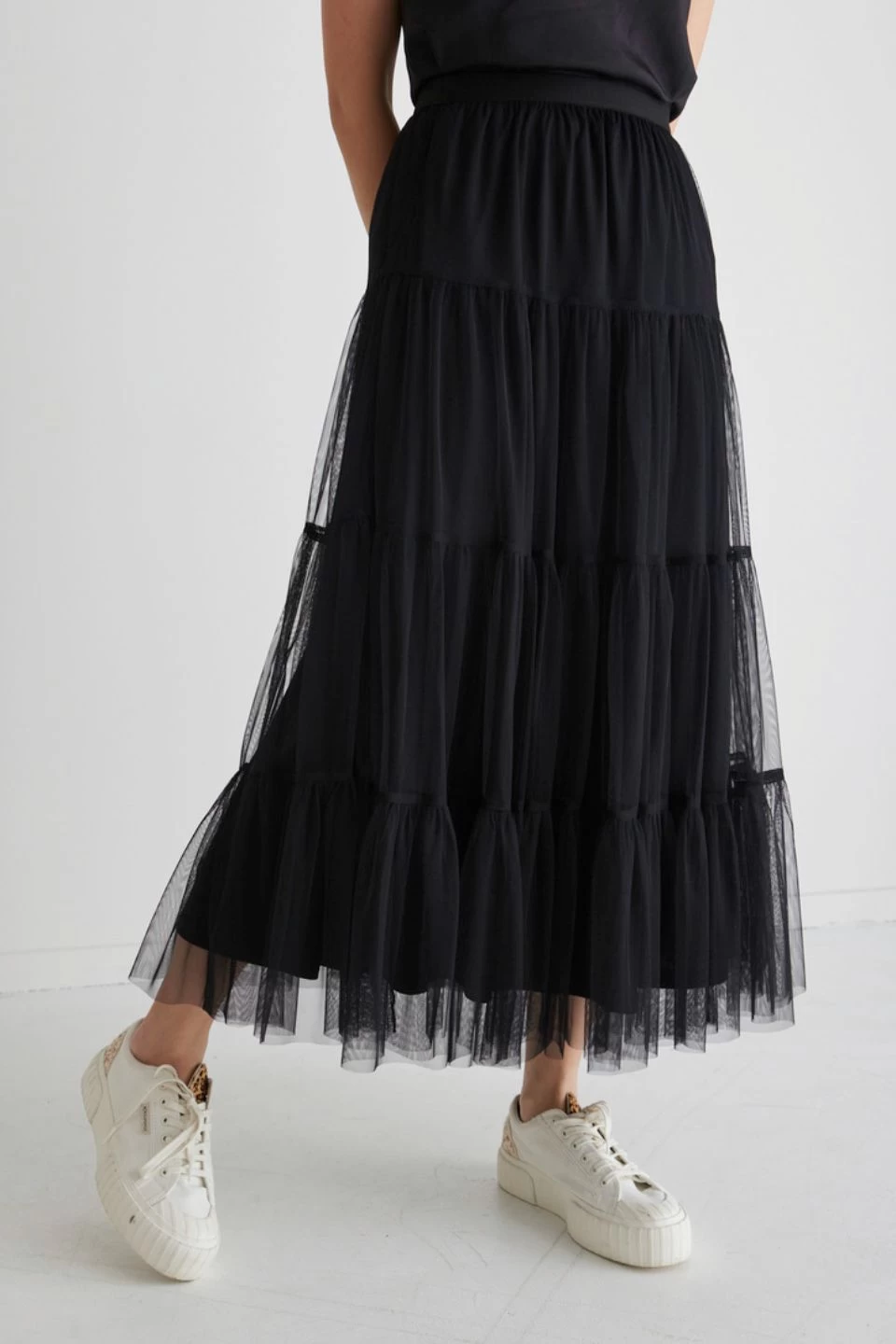 Neve Black Tiered Tulle Midi Skirt 5 Neve Black Tiered Tulle Midi Skirt - Image 3