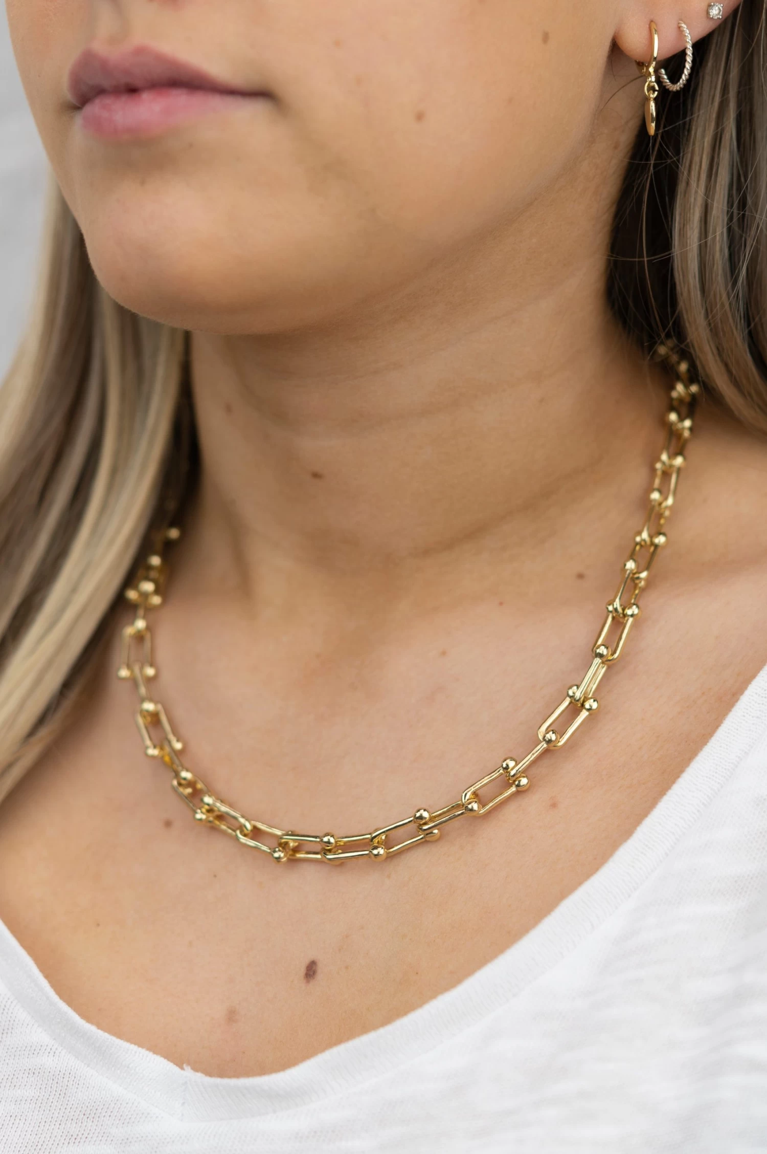 Bolted Gold Chain Necklace 5 Bolted Gold Chain Necklace - Image 3