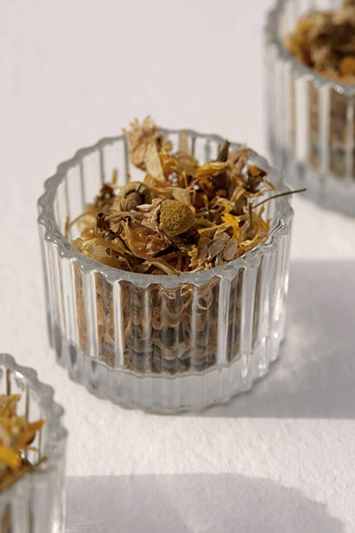 Unwind 40 Serve Loose Leaf Tea Tin 4 Unwind 40 Serve Loose Leaf Tea Tin - Image 2