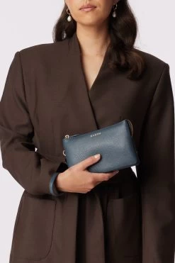 Tilly Crossbody Prussian Leather Bag 9 Tilly Crossbody Prussian Leather Bag -Fashion Clothing Store SabenAW23ModelPrussianTilly 1 1