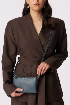 Tilly Crossbody Prussian Leather Bag 8 Tilly Crossbody Prussian Leather Bag -Fashion Clothing Store SabenAW23ModelPrussianTilly 2 1