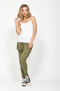 Shoestring White Singlet