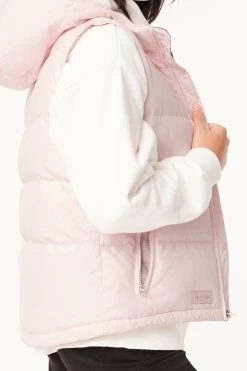 Classic Blush Down Puffer Vest -Fashion Clothing Store WDVE31S1401WMNSCLASSICDOWNVESTBLUSHPINK0650 1800x1800 1