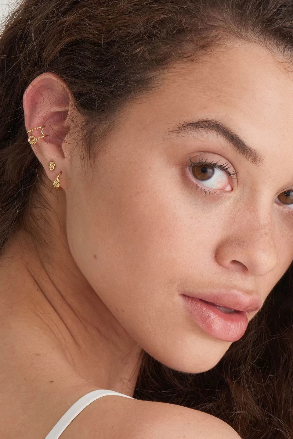 Ania Haie Forget Me Knot 4.3mm Gold Stud Earrings 4 Ania Haie Forget Me Knot 4.3mm Gold Stud Earrings - Image 2