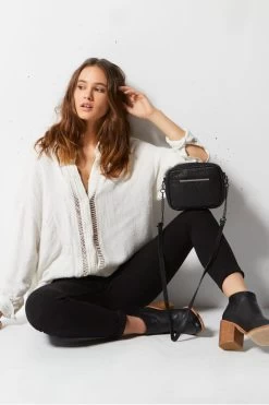 Cult Crossbody With Chain Black Bubble Bag 22 Cult Crossbody With Chain Black Bubble Bag -Fashion Clothing Store newgreyimg bag cult black bubble 8