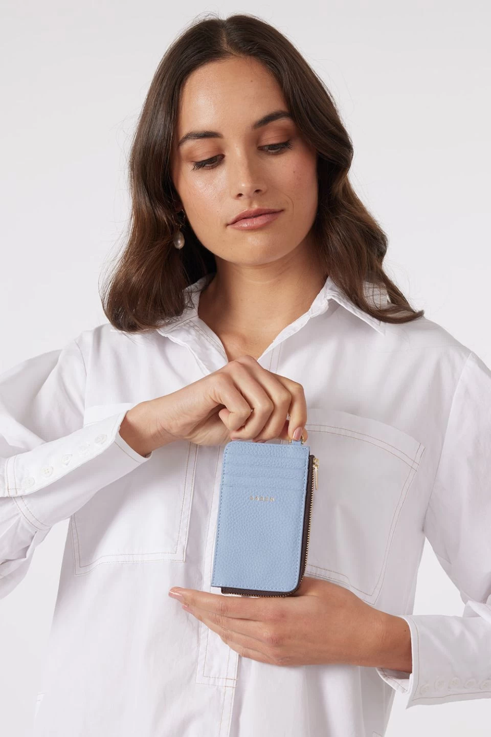 Winona Hydrangea Leather Card Holder 4 Winona Hydrangea Leather Card Holder - Image 2