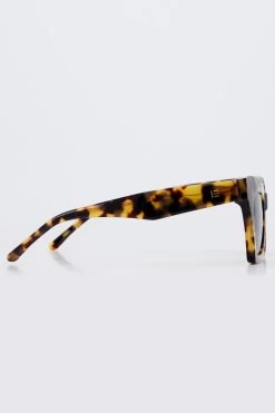 Sienna Tortoise Sunglasses 8 Sienna Tortoise Sunglasses -Fashion Clothing Store sienna tortoise side