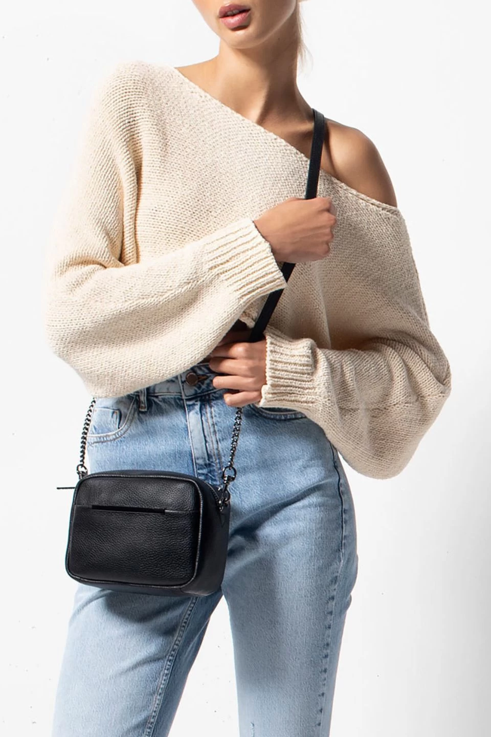 Cult Crossbody With Chain Black Bag 4 Cult Crossbody With Chain Black Bag - Image 2